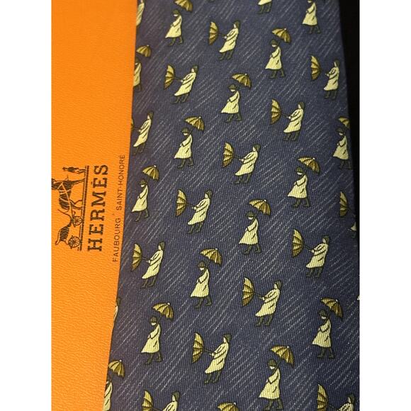 Hermes Tie - 100% Silk with Box  Dry clean only Made in France - Picture 4 of 5